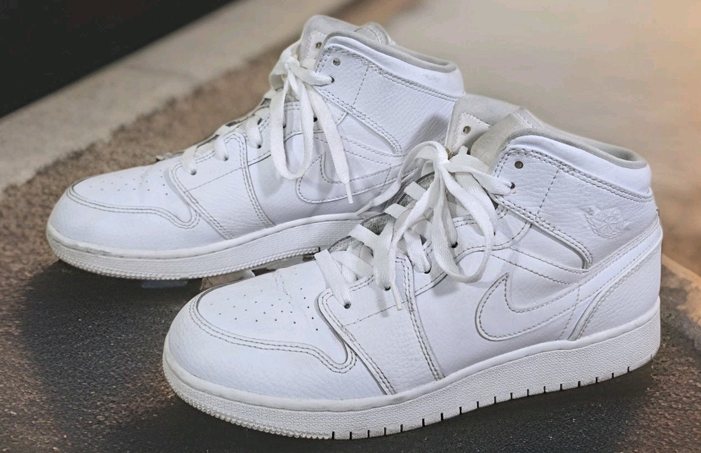 NikeAir Jordan 1 Triple White Mid Rise Youth US Sz 7Y Athletic Shoes
