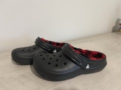 Crocs J2 Classic Clogs Black Red Plaid Check Sherpa Lined Fleece Fuzzy