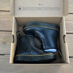 Dr. Martens Zavala Black Lace-Up combat Boots kids size US 9 new in box goth