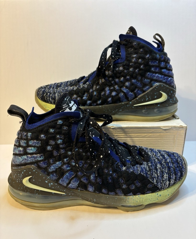 Nike LeBron 17 Size 5.5Y Mid Constellations Youth