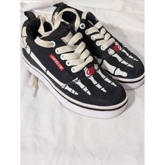 Heelys Pro 20 Prints Skeleton Skate Shoes Black White Kids Youth 13C HES101890