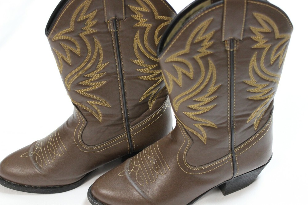 Austin Trading Co Youth Boys size 5 brown and gold cowboy boots