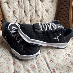 Jordan‘ Black & White Low Top Sneakers 6.5Y Breathable Mesh Synthetic