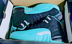 Size 7 Y- Jordan 12 Mid Hyper Jade 2016 (Gently Worn) RARE!