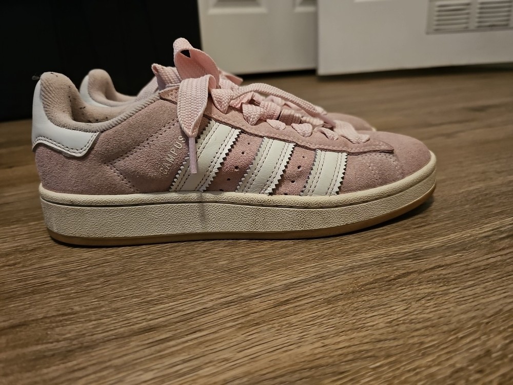 Size 6.5 Youth, 8 women’s- adidas Campus 00s Clear Pink Gum JH7840 No Box