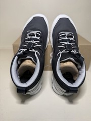On Cloud Cloudhero Mid Waterproof Size 4 Youth 5.5 Wmn Black White 3YD30020299