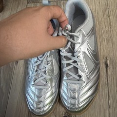 Nike Gato LV8 GS Metallic Silver White Gum Shoes Size 6.5Y II7084-001 Soccer New