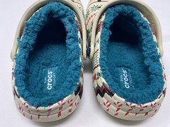 Crocs Classic Lined Fair Isle Clog Kids 10 Beige Holiday Sweater All Over Print