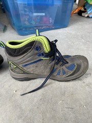 Merrell Capra Mid Waterproof Boys Hiking Boots Size 4M