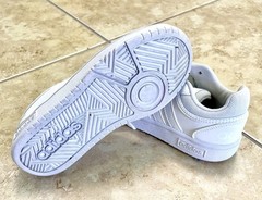 Adidas Hoops 2.0 Low Top Casual Sneakers Size 3.5 F35891 White/Cream