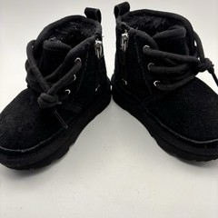 Kids UGG Neumel II Boot Suede Upper 1017320K Black Tie Lined Warm Size 6
