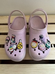 CROCS LILAC CLOGS WITH CHARMS-CARTOON CHARMS SZ C13