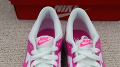 Nike Dunk Low Laser Fuchsia Pink GS Size FB9109-102 Size 7 Youth