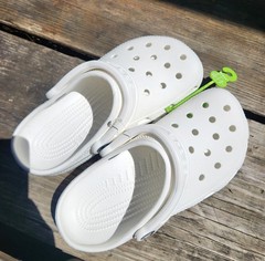 Crocs White Kids Classic Clog 206991 – White, Size J4 (Youth 4) – NEW!