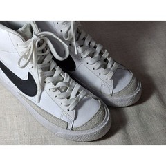 Nike Blazer Mid 77 White Black High Top Sneakers DA4086-100 Kids Size 3.5Y
