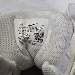 Size 5Y – Nike CD7782-100 Court Borough 2 Mid Triple White