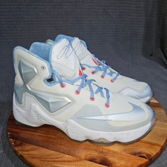Nike LeBron 13 Christmas Limited Edition 6.5Y Blue Lagoon Speckled