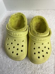 Crocs Classic Lined Clog Kids Size 10 Lemon Yellow Outdoors Party Travel School