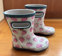 Bogs Rain Boots Size 8 Little Kids Toddler Youth strawberry faded