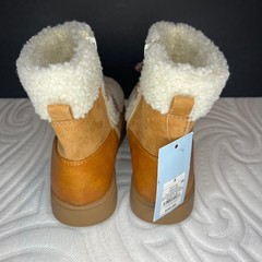 Cat & Jack Arya Kids Cognac Faux Shearling Winter Boots Size 5 NEW