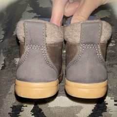 Kids Size 8 Cat & Jack Unisex Brown Hook & Loop Ankle Sneakers Faux Leather