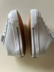 Footmate Reese White Leather Size 3 Baby Hook and Loop closure sneaker New