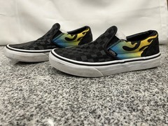 VANS Glow Flames Classic Slip-on Shoes. Kids 4.5 (Wm 6). Black Yellow Blue VGUC