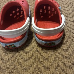 Crocs Super Mario Clogs Child Size C 7 Red Classic Nintendo Water Beach Shoes