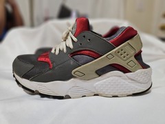Size 5.5 (GS) – Nike Huarache Run Low Dark Smoke Grey University Red