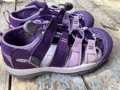 KEEN SANDALS Purple Camping Hiking Playing Water Shoes Youth Kids Size 2