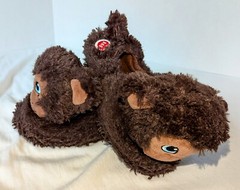 BOYS GIRLS SLIPPERS, BUILD A BEAR FAUX FUR MONKEY Sz M (12-13). SLIP ON. FOAM
