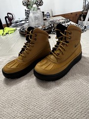 Nike Woodside 2 ACG Boot Wheat/Black Size 6 Youth
