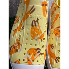 Native Jefferson Yellow Fox Slip-On J2 Sandals