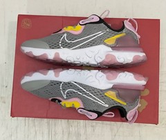 Size US – 7Y / EUR – 40 Nike React Vision (GS) CD6888-003 Multicolor .