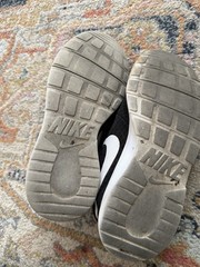 Nike Tanjun Grade School Black White Sneakers Youth Unisex Size 4Y USED