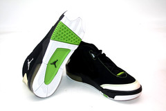 JORDAN BIG FUND (GS) BLACK/METALLIC SILVER GREEN 310091-007 BIG KIDS SHOE SIZE 5