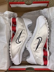 Nike Shox R4 White Phantom Picante Red CW2626-102 Size 5.5Y = Women 7 NEW DS