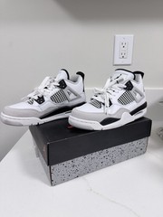 Air Jordan 4 Retro GS ‚Military Black‘ US Youth’s 5 / Good Condition