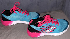 Great Pair Never Worn saucony Size 1M Kids Sneakers Bright Blue Pink Colors