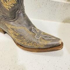 Corral Teen A1029 Youth 4.5T Distressed Black Leather Wings Cross Snip Toe Boots