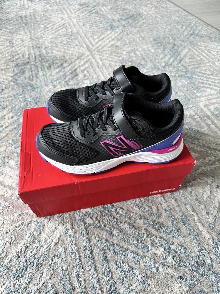 New Balance Kids 680 V6 Hook and Loop Running Shoe | 2 US 33 1/2 Europe