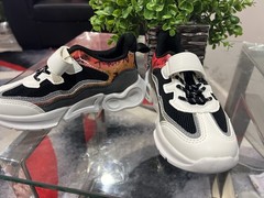 Kids‘ Colorful Athletic Sneakers Black White Red Orange Hook & Loop Strap
