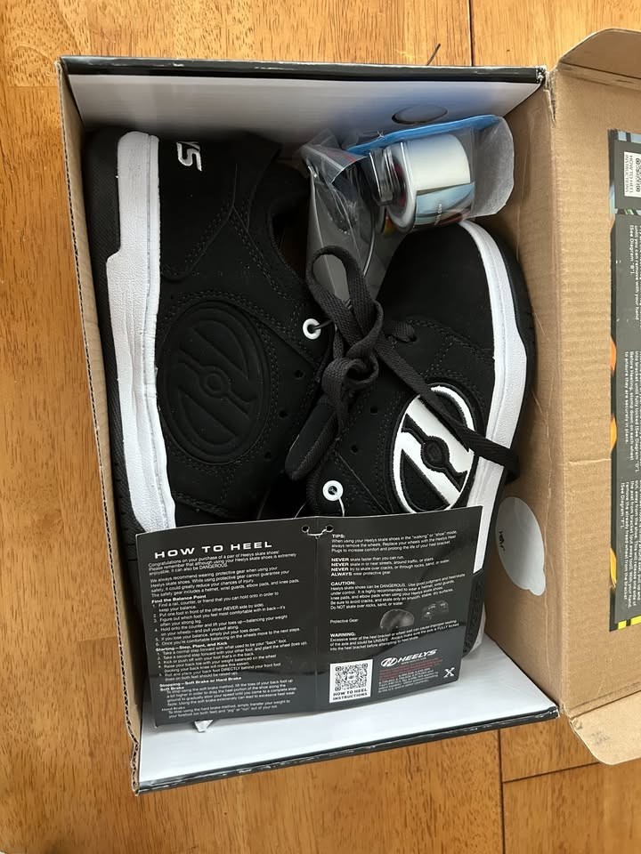 Heelys Wheeled Sneaker Black Youth US 3