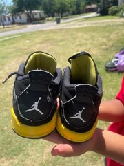Jordan Air Jordan 4 Black/Yellow Low Top Lace-Up Sneaker Kids US 11.5