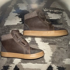 Kids Size 8 Cat & Jack Unisex Brown Hook & Loop Ankle Sneakers Faux Leather