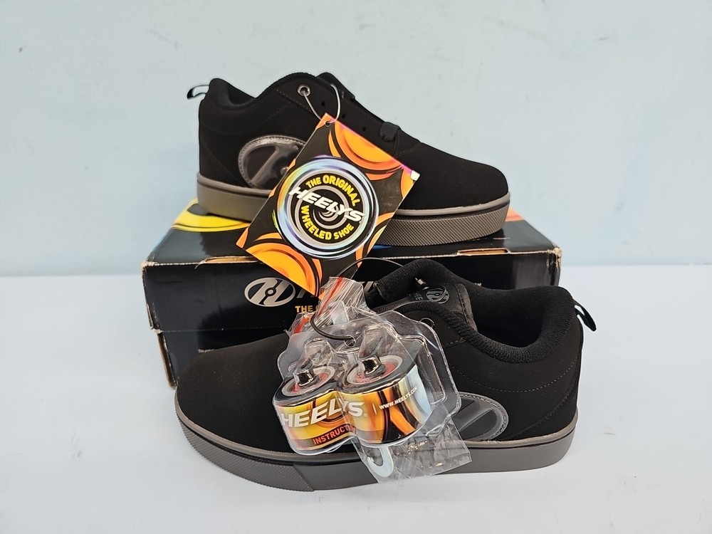 Heelys Pro 20 LG Nova Sneaker Skate Shoes US 5Y Black Charcoal HE01129001