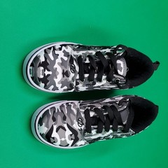 Heelys Camouflage Sneaker Shoes with Wheels Black White Gray Kids Skateboarding