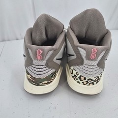 Nike Kyrie Infinity Leopard Camo Print Gray Sneaker Size 7Y/8.5W DD0334-006 EUC