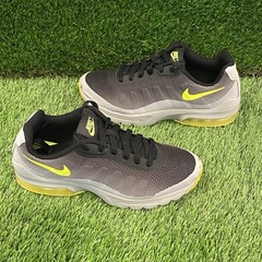 Nike AIR Max INVIGOR Size 5Y Black Gray Volt Green Youth Shoes Sneakers