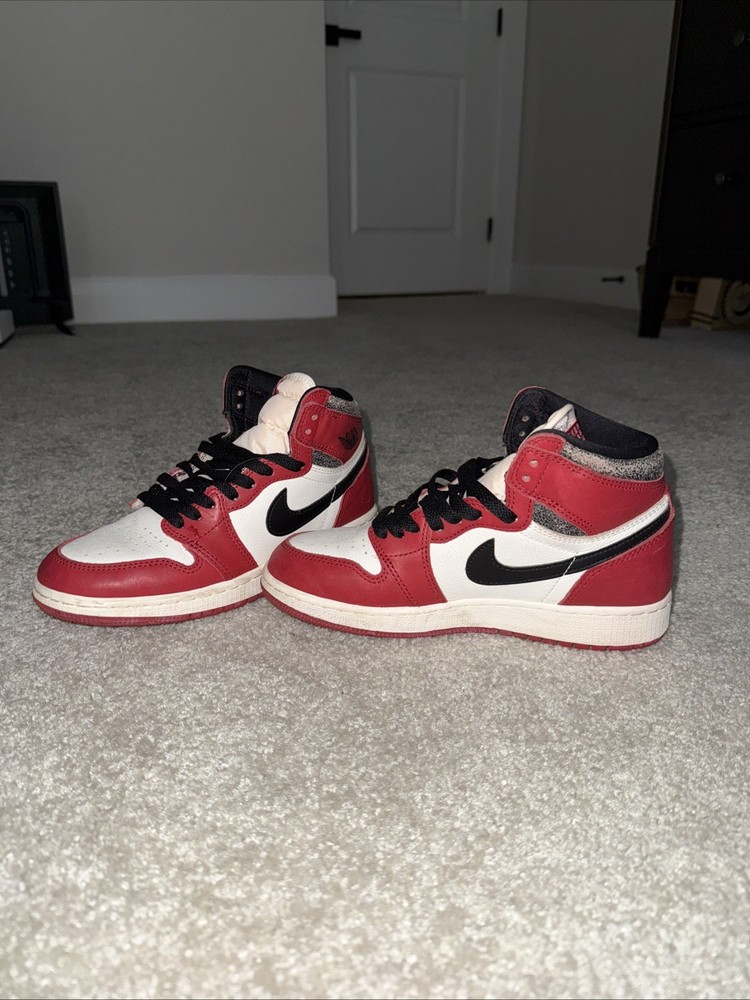 Size 5 (GS) – Jordan 1 Retro OG High Chicago Lost & Found